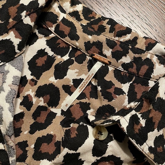 Free People Leopard Animal Print Crop Top Button Down Knot Bottom Size Sm NWOT - Picture 3 of 10